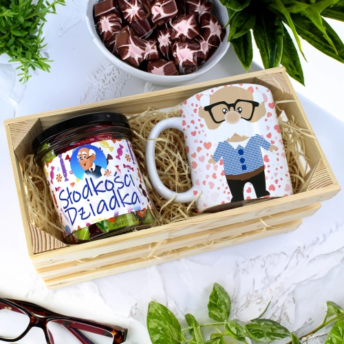 PREZENT DLA DZIADKA KOMPLET KUBEK I SŁODYCZE W SKRZYNCE DZIADEK UPOMINEK