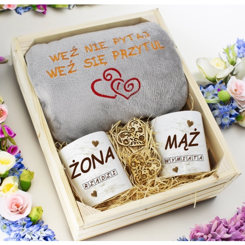 PREZENT ŚLUBNY ZESTAW KOC 160x200 + KUBKI ŻONA MĄŻ