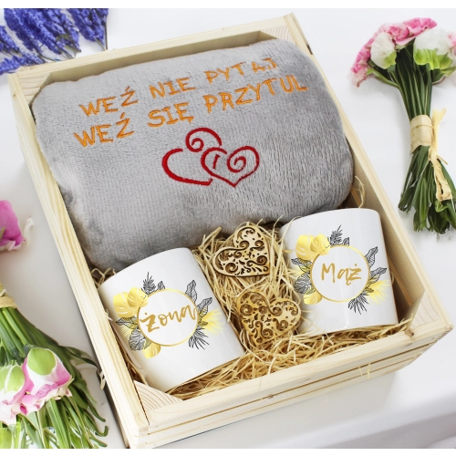 PREZENT ŚLUBNY ZESTAW KOC 160x200 + KUBKI ŻONA MĄŻ