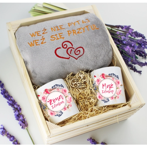 PREZENT ŚLUBNY ZESTAW KOC 160x200 + KUBKI ŻONA MĄŻ