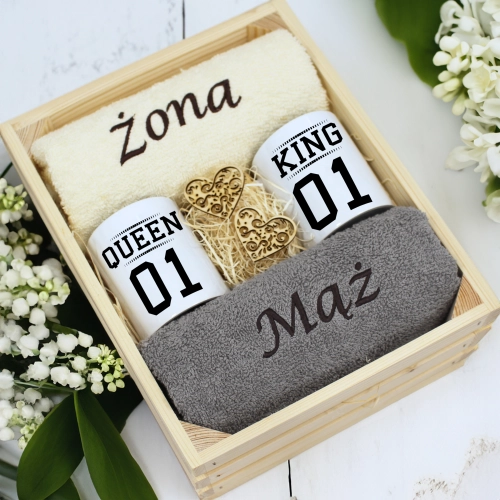PREZENT ŚLUBNY ZESTAW RĘCZNIKI + KUBKI ŻONA i MĄŻ