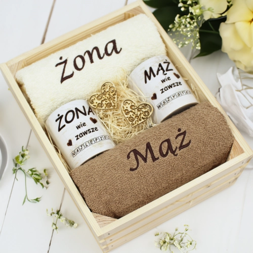 PREZENT ŚLUBNY ZESTAW RĘCZNIKI + KUBKI ŻONA i MĄŻ