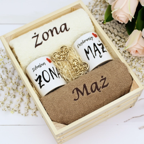 PREZENT ŚLUBNY ZESTAW RĘCZNIKI + KUBKI ŻONA i MĄŻ