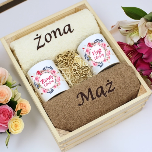 PREZENT ŚLUBNY ZESTAW RĘCZNIKI + KUBKI ŻONA i MĄŻ