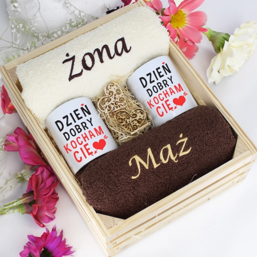PREZENT ŚLUBNY ZESTAW RĘCZNIKI + KUBKI ŻONA i MĄŻ