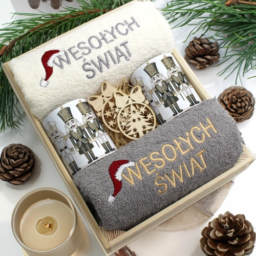 ZESTAW PREZENT ŚWIĄTECZNY KOMPLET KUBKI RĘCZNIKI W SKRZYNCE ŚWIĘTA MIKOŁAJ