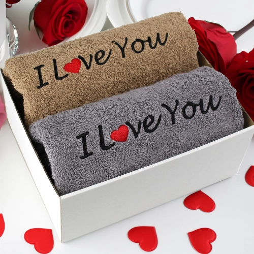 PREZENT NA WALENTYNKI KOMPLET RĘCZNIKÓW Z HAFTEM I LOVE YOU ZESTAW UPOMINEK