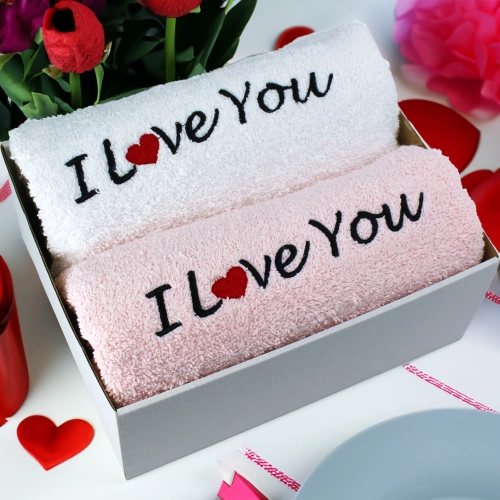PREZENT NA WALENTYNKI KOMPLET RĘCZNIKÓW Z HAFTEM I LOVE YOU ZESTAW UPOMINEK