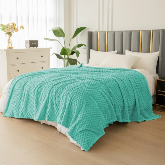 LAZUROWY KOC 160x200 NARZUTA NA ŁÓŻKO Z MIKROFIBRY MIĘKKI KAPA CUBETTO KAPA