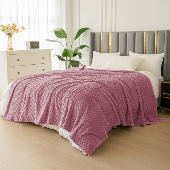 KOC 160x200 NARZUTA NA ŁÓŻKO Z MIKROFIBRY MIĘKKI KAPA CUBETTO PUDROWY RÓŻ