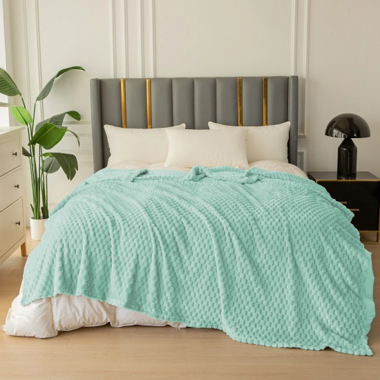 LAZUROWY KOC 160x200 NARZUTA NA ŁÓŻKO Z MIKROFIBRY MIĘKKI KAPA CUBETTO KAPA