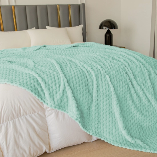 LAZUROWY KOC 160x200 NARZUTA NA ŁÓŻKO Z MIKROFIBRY MIĘKKI KAPA CUBETTO KAPA