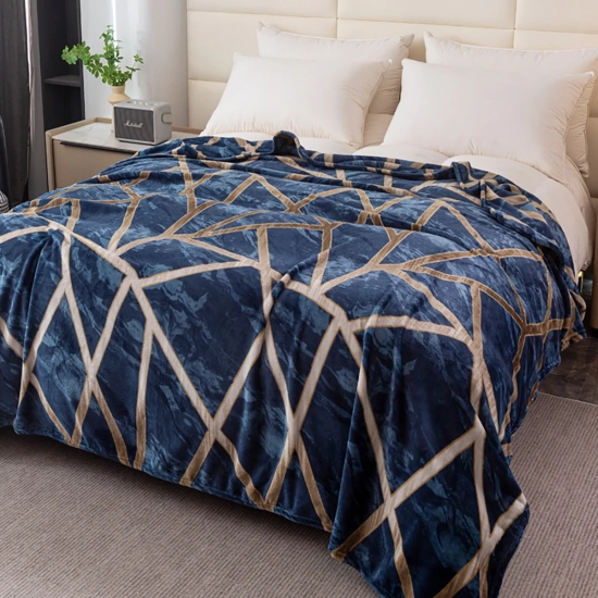 Koc z mikrofibry 200x220 cm we wzory – duży, miękki i ciepły