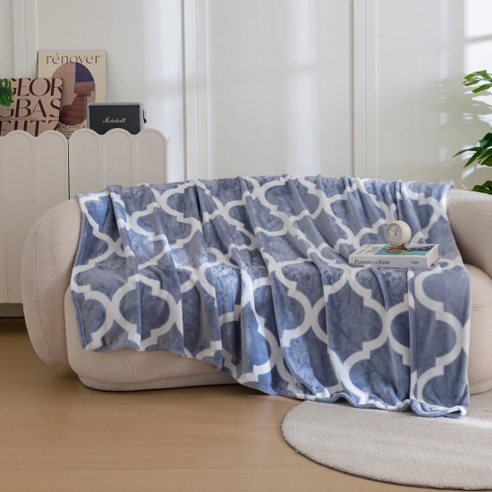 Miękki koc z mikrofibry w rozmiarze 160x200 cm – stylowy dodatek do salonu i sypialni