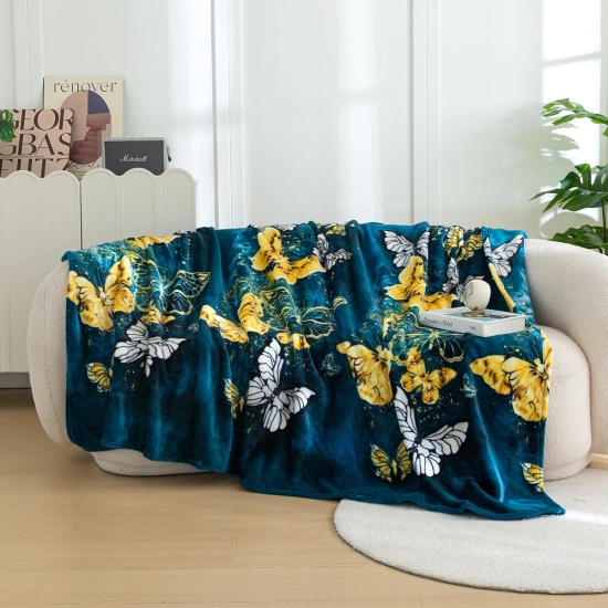 Koc z mikrofibry 160x200 cm we wzory – miękki i ciepły, idealny na kanapę lub łóżkoKoc z mikrofibry 160x200 cm we wzory – miękki i ciepły, idealny na kanapę lub łóżko