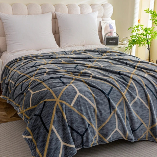 Koc z mikrofibry 200x220 cm we wzory – duży, miękki i ciepły