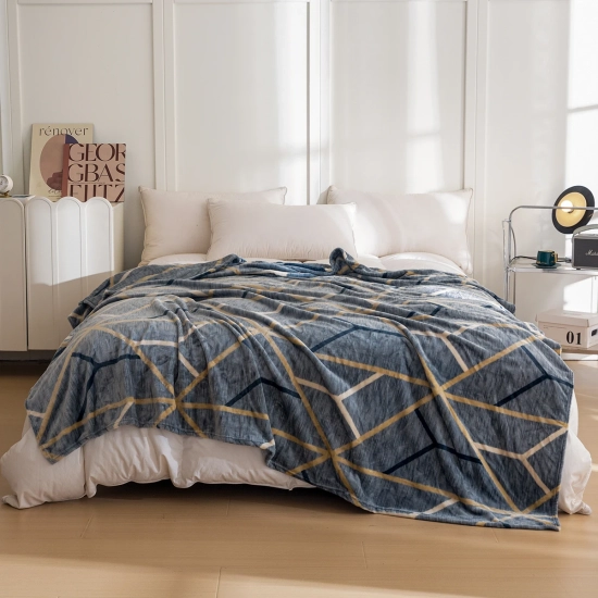 Koc z mikrofibry 200x220 cm we wzory – duży, miękki i ciepły