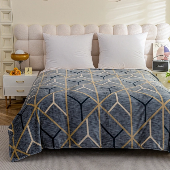 Koc z mikrofibry 200x220 cm – stylowy wzór i przytulna miękkość