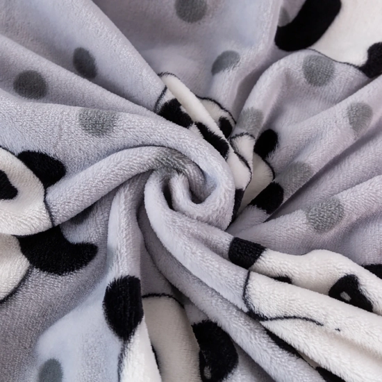 Koc z mikrofibry 160x200 cm we wzory – miękki i ciepły, idealny na kanapę lub łóżkoKoc z mikrofibry 160x200 cm we wzory – miękki i ciepły, idealny na kanapę lub łóżko