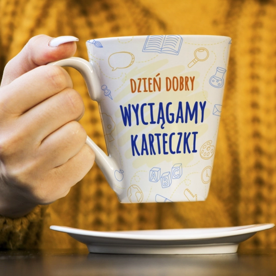PREZENT DZIEŃ NAUCZYCIELA WYCHOWAWCY KUBEK RĘCZNIK