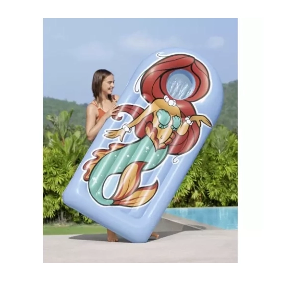 Zbliżenie na przezroczyste okienko pełniące funkcję zagłówka na materacu dmuchanym Bestway