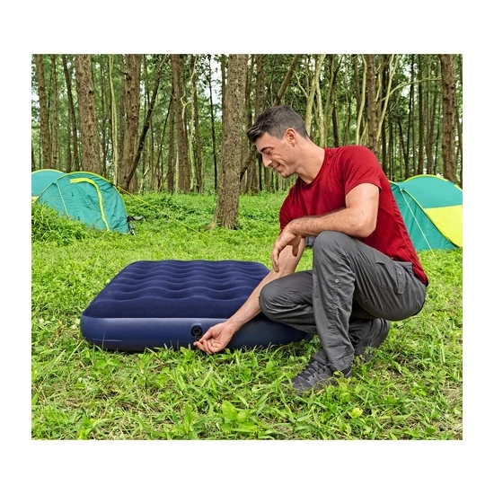 Zawór szybkiego spustu powietrza na boku materaca dmuchanego Bestway