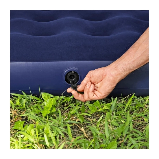 Zawór szybkiego spustu powietrza na boku materaca dmuchanego Bestway