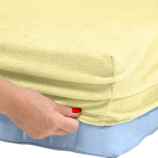 PRZEŚCIERADŁO NIEPRZEMAKALNE FROTTE 200x200 GUMKĄ