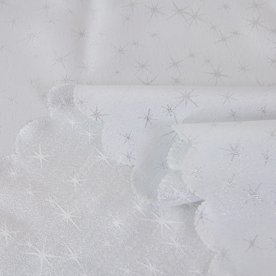 Dekoracyjny obrus świąteczny prostokątny 160x300 cm – aranżacja stołu