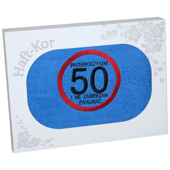RĘCZNIK 70x140 Z HAFTEM NA PREZENT 50 URODZINY