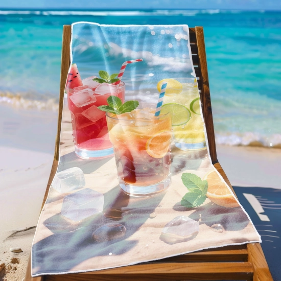 Ręcznik plażowy XXL 100x180 z realistyczną grafiką rozłożony na leżaku przy basenie