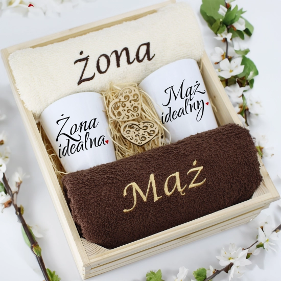 PREZENT ŚLUBNY ZESTAW RĘCZNIKI + KUBKI ŻONA i MĄŻ
