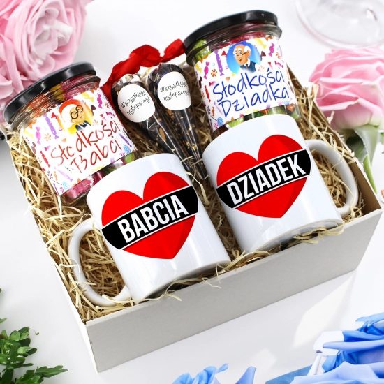 PREZENT ZESTAW NA DZIEŃ BABCI I DZIADKA KUBKI + SŁODYCZE BABCIA DZIADEK