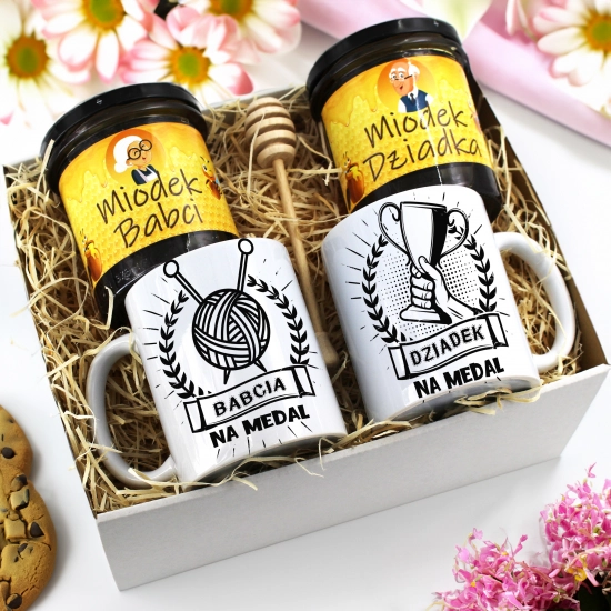 PREZENT ZESTAW NA DZIEŃ BABCI I DZIADKA KUBKI + MIÓD BABCIA DZIADEK KOMPLET