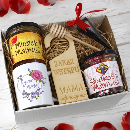 KOMPLET PREZENTOWY DLA MAMY KUBEK, MIÓD i SŁODYCZE PREZENT DZIEŃ MATKI MAMA