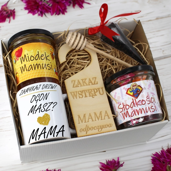 KOMPLET PREZENTOWY DLA MAMY KUBEK, MIÓD i SŁODYCZE PREZENT DZIEŃ MATKI MAMA