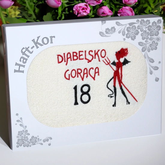 RĘCZNIK 70x140 Z HAFTEM NA PREZENT 18 URODZINY DIABELSKO GORĄCA OSIEMNASTKA