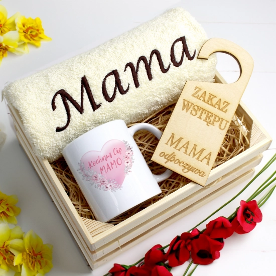 KOMPLET DLA MAMY RĘCZNIK Z HAFTEM + KUBEK 330ml NA PREZENT DZIEŃ MATKI MAMA
