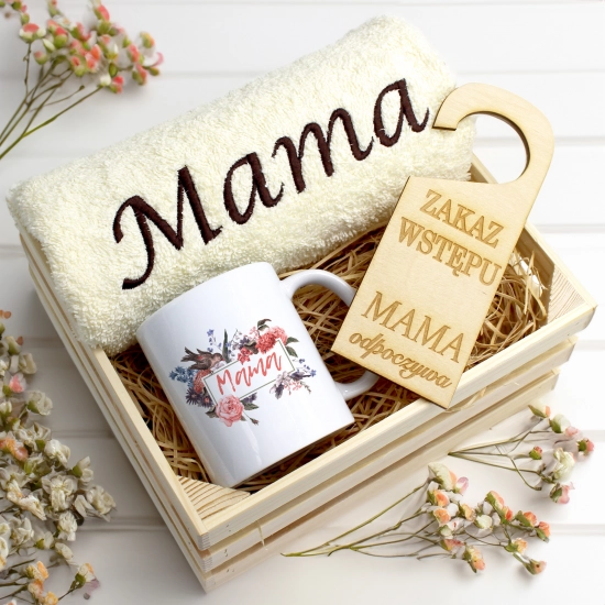 KOMPLET DLA MAMY RĘCZNIK Z HAFTEM + KUBEK 330ml NA PREZENT DZIEŃ MATKI MAMA