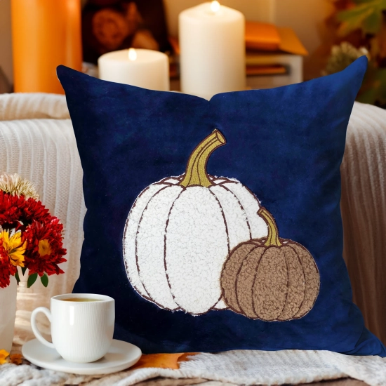 Jesienna poszewka premium 40x40 cm z weluru z haftem i aplikacją dyni bouclé