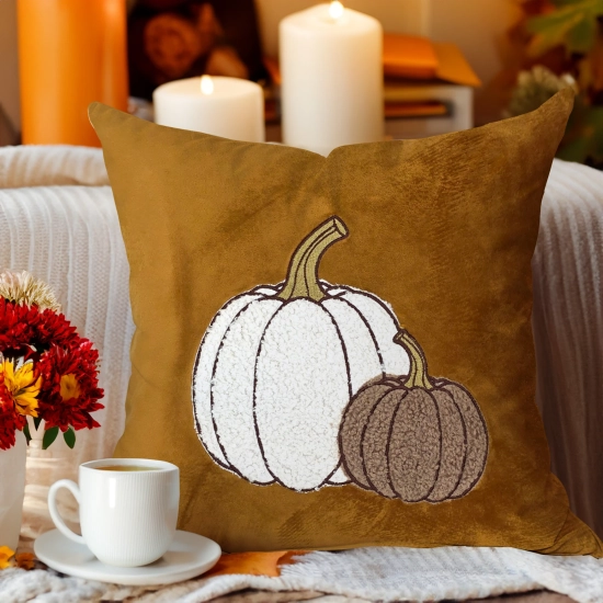 Jesienna poszewka premium 40x40 cm z weluru z haftem i aplikacją dyni bouclé