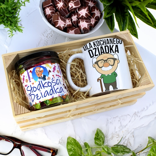 PREZENT DLA DZIADKA KOMPLET KUBEK I SŁODYCZE W SKRZYNCE DZIADEK UPOMINEK
