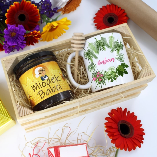 PREZENT DLA BABCI KOMPLET KUBEK MIÓD NATURALNY SKRZYNCE BABCIA UPOMINEK