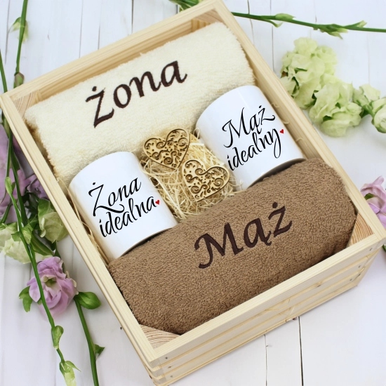 PREZENT ŚLUBNY ZESTAW RĘCZNIKI + KUBKI ŻONA i MĄŻ