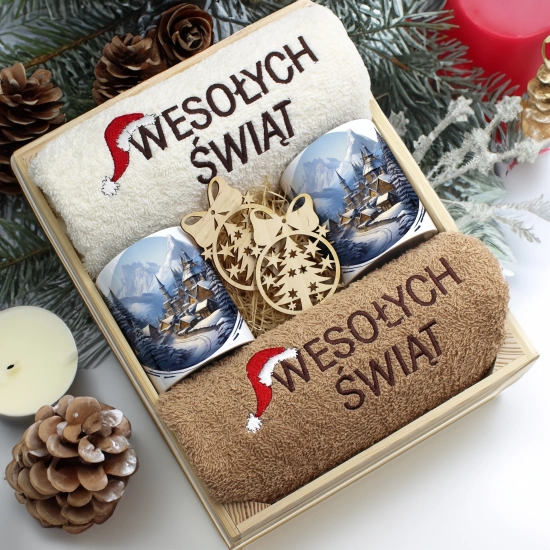 ZESTAW PREZENT ŚWIĄTECZNY KOMPLET KUBKI RĘCZNIKI W SKRZYNCE ŚWIĘTA MIKOŁAJ