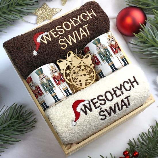 ZESTAW PREZENT ŚWIĄTECZNY KOMPLET KUBKI RĘCZNIKI W SKRZYNCE ŚWIĘTA MIKOŁAJ