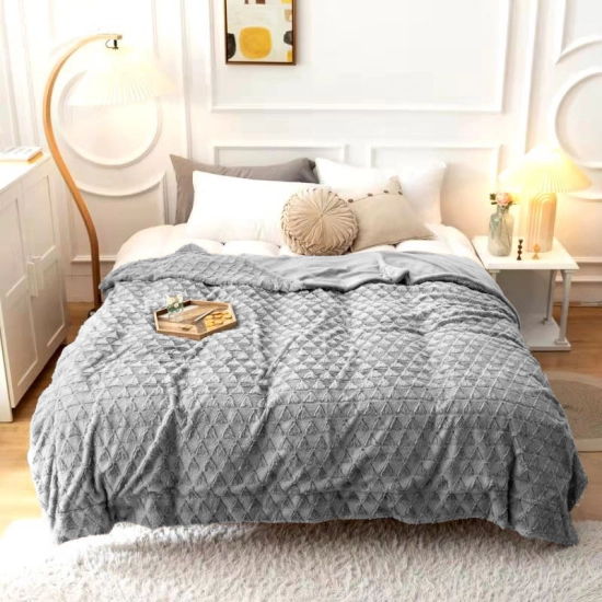 NARZUTA 200X220 FUTERKO KOC PLUSZ TRÓJKAT TŁOCZONA