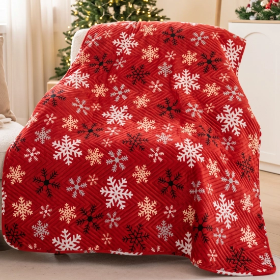 Czerwona narzuta welurowa velvet na fotel 70x160 pikowana w śnieżynki