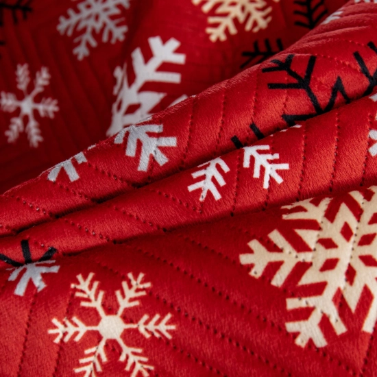 Zbliżenie na pikowaną jodełkę i mięsistą tkaninę velvet z certyfikatem OEKO-TEX®