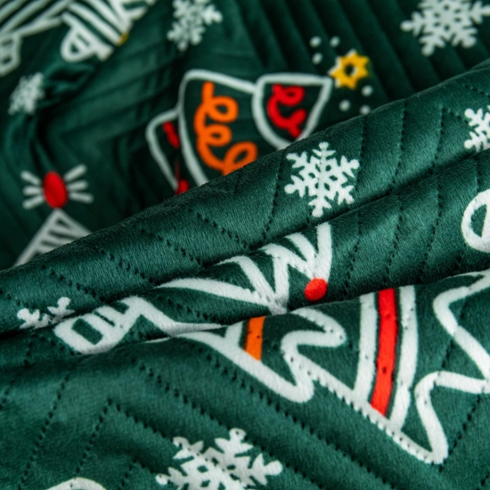 Zbliżenie na pikowaną jodełkę i mięsistą tkaninę velvet z certyfikatem OEKO-TEX®